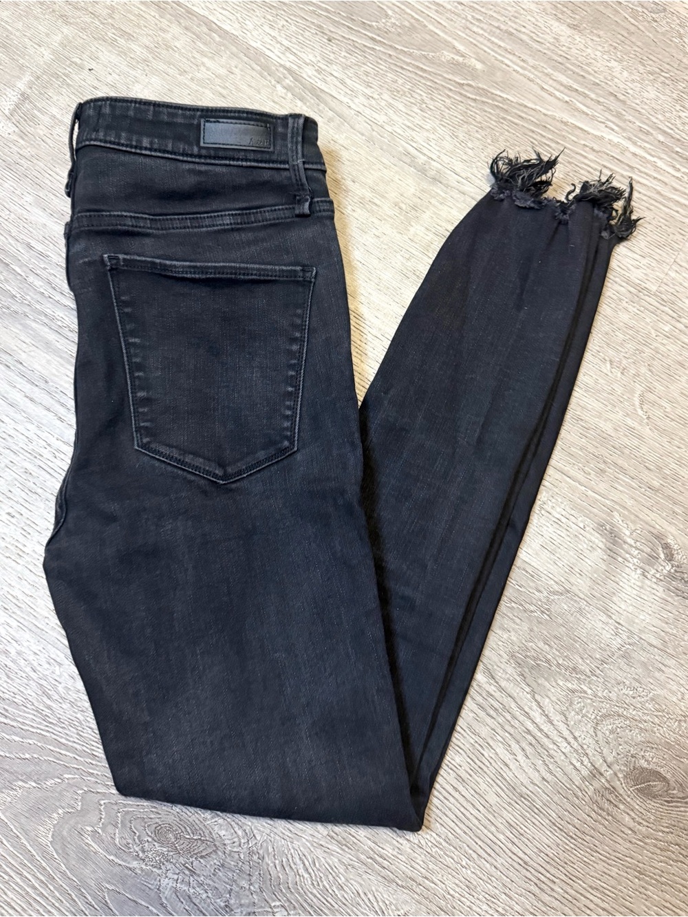 •ABERCROMBIE & FITCH• SIMONE HIGH RISE ANKLE JEANS